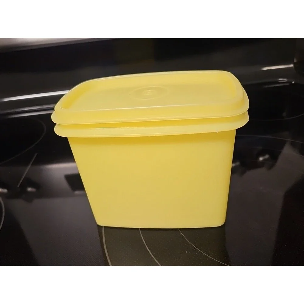 Vintage Tupperware Yellow Shelf Saver Container #1243-10 W/ #1244-13 Lid EUC